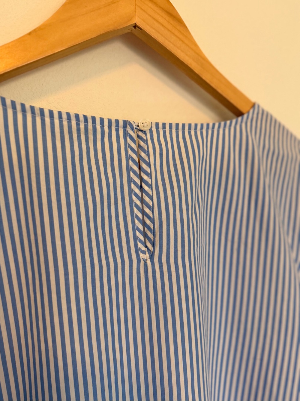 Crown & Ivy 100% cotton Blue Stripe Seahorse Bell Sleeve Blouse Size L - Picture 8 of 9